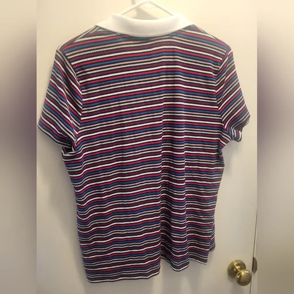 Button down blouse 👚 - Picture 3 of 4